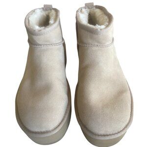 UGG Classic Ultra Mini Platform Boots Sheepskin Suede Sand Size 8 NEW